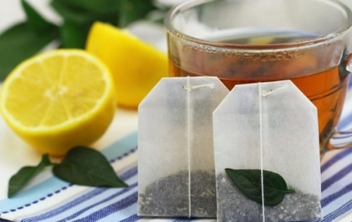 Nhiều nguyên liệu tự nhiên có thể dùng để trị thâm, bọng mắt.