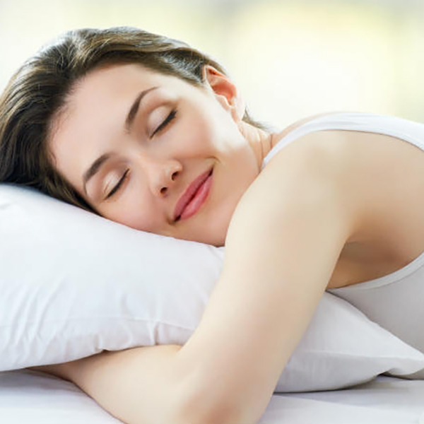 Nghỉ ngơi điều độ giảm nếp nhăn vùng mắt