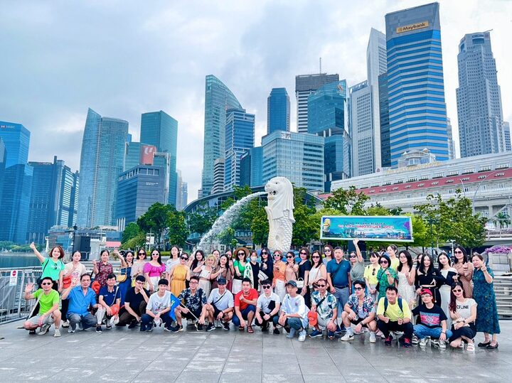 Chương trình du lịch Singapore của đoàn nhân viên công ty TNHH Blue Sea năm 2022